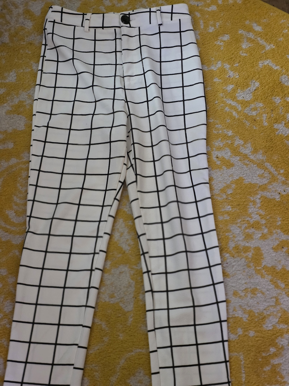 SHEIN White Slim Pants with Black Windowpane Check